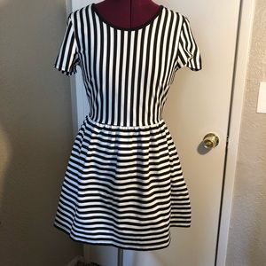 Forever 21 ladies dress size s.